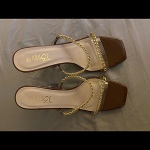 Size 11 chained heels